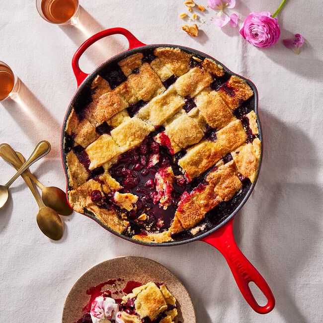 Le Creuset 11.75" Round Skillet, Camomille - Image 3