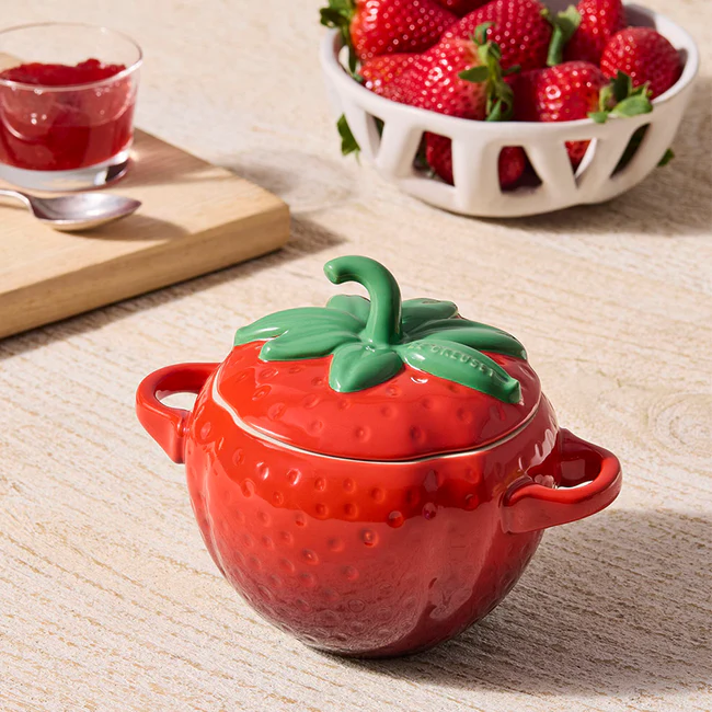 Le Creuset Limited Edition Strawberry Mini Cocotte, 0.57 L - Image 3