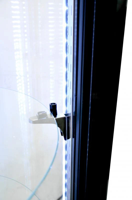 Nella 27" Cylinder Refrigerated Display Case - Image 3